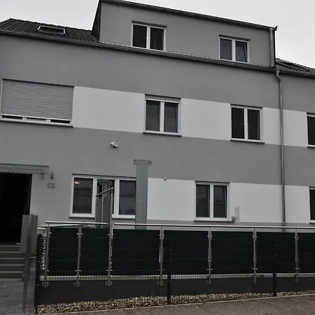 Ebersheim Luxus Plaza Apartmanhotel 2*