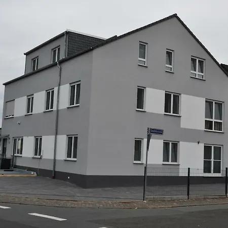 Apartmanhotel Ebersheim Luxus Plaza 2*