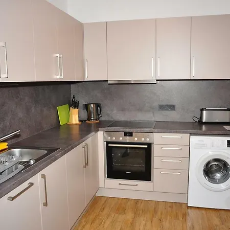 Apartmanhotel Ebersheim Luxus Plaza 2*